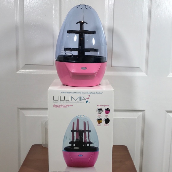 Lilumia Other - Lilumia make-up brush cleaning device
